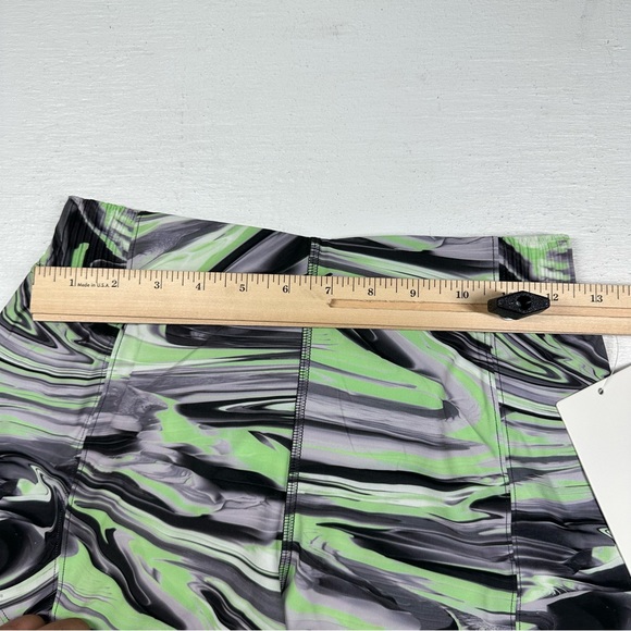 NWT Size 4 Lululemon Hotty Hot High-Rise Short 4" Special Edition PAWM/CHRM - Picture 3 of 8